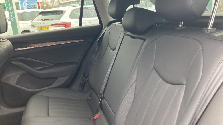 Skoda Superb 1.5 TSI iV Laurin + Klement DSG 5dr Estate